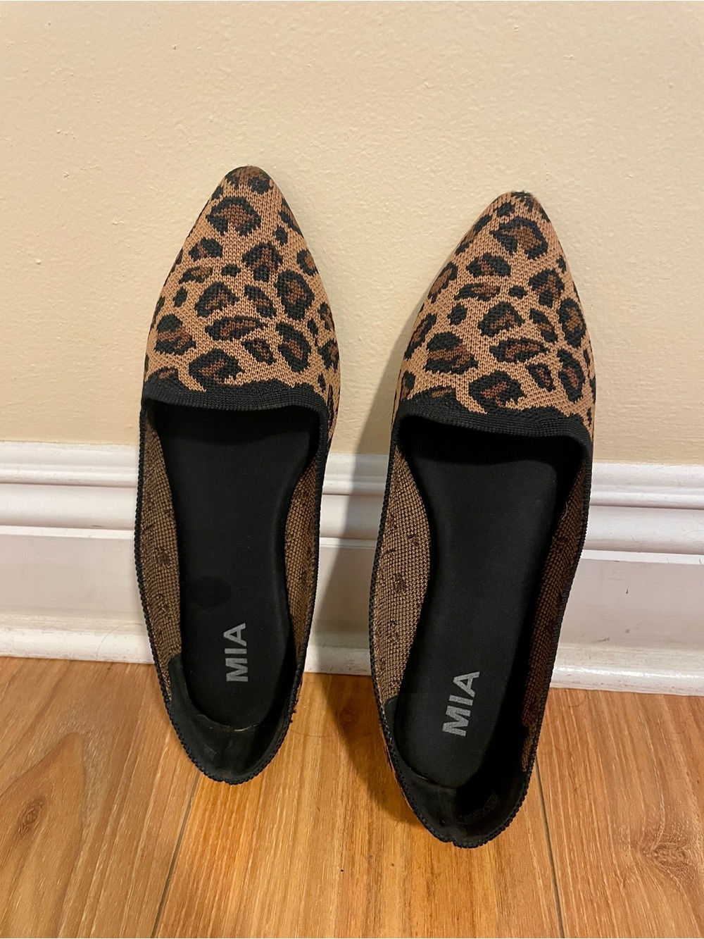 MIA Leopard Knit Pointed Toe Flats in Brown and Black